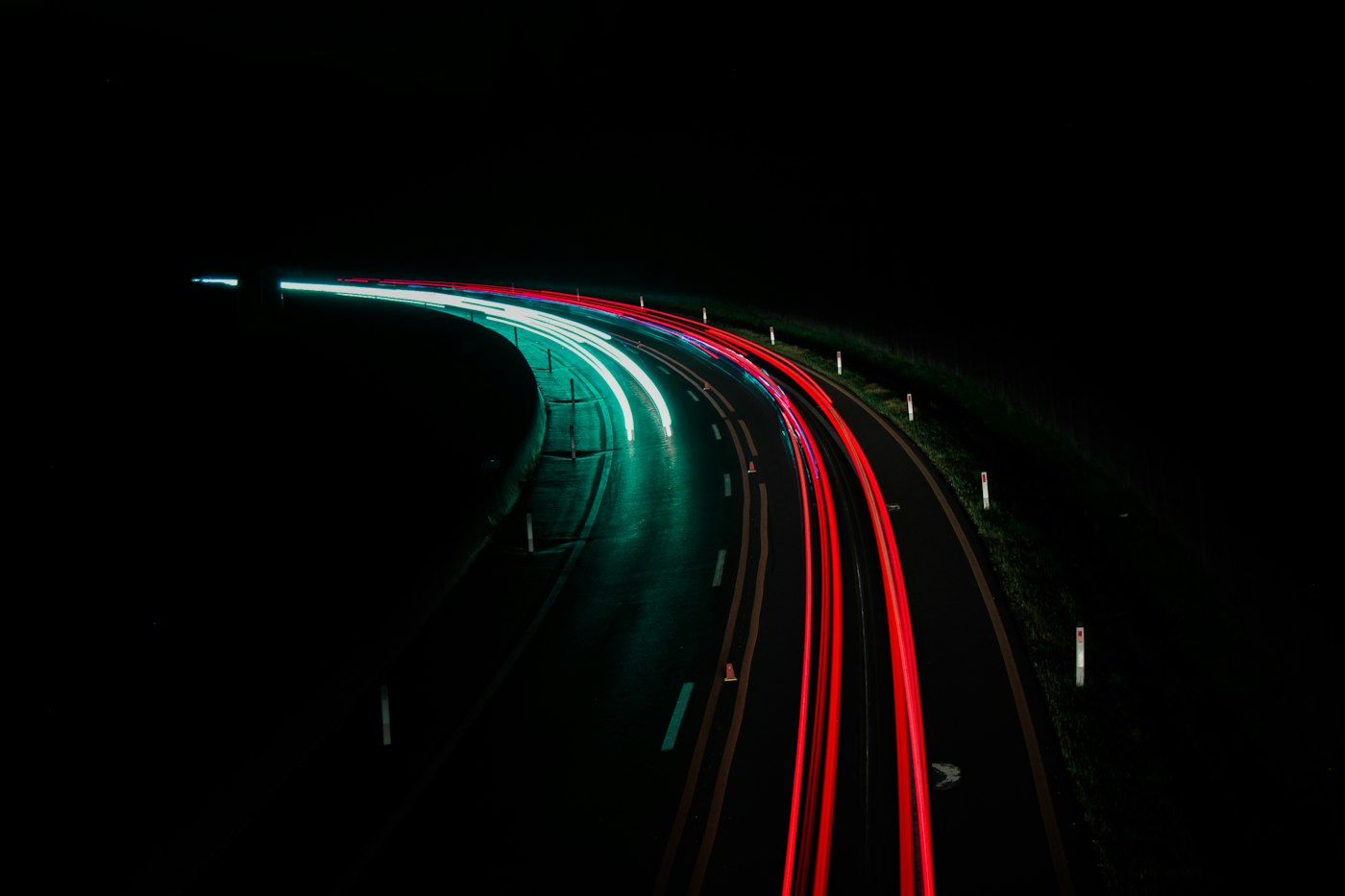 Autobahn bei Nacht